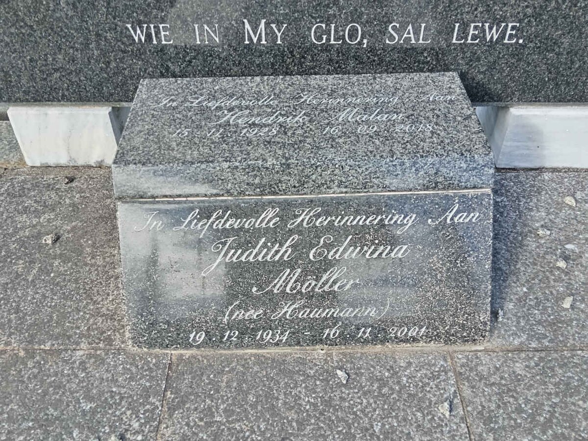 MOLLER Judith Edwina nee HAUMANN 1934-2001