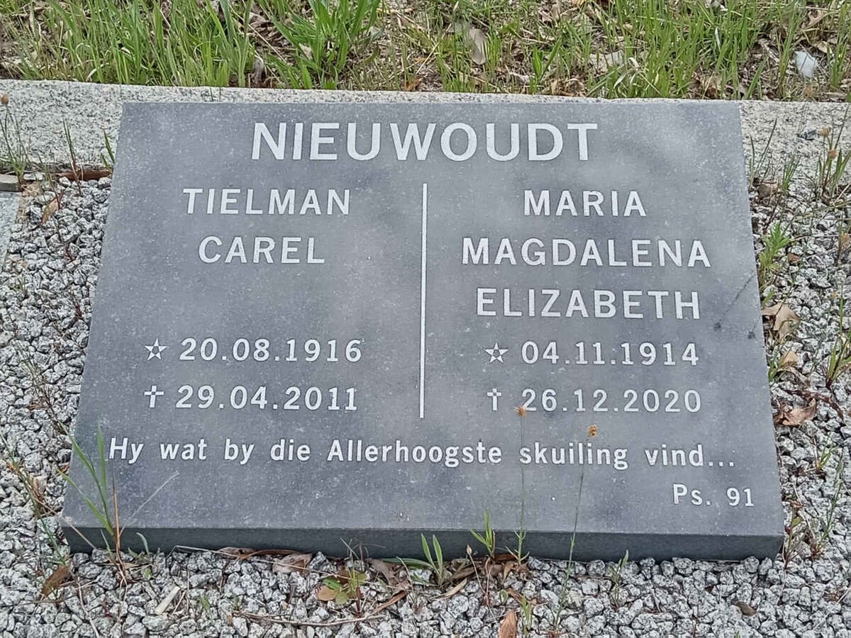 NIEUWOUDT Tielman Carel 1916-2011 &amp; Maria Magdalena Elizabeth 1914-2020
