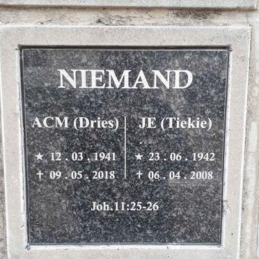 NIEMAND A.C.M. 1941-2018 &amp; J.E. 1942-2008
