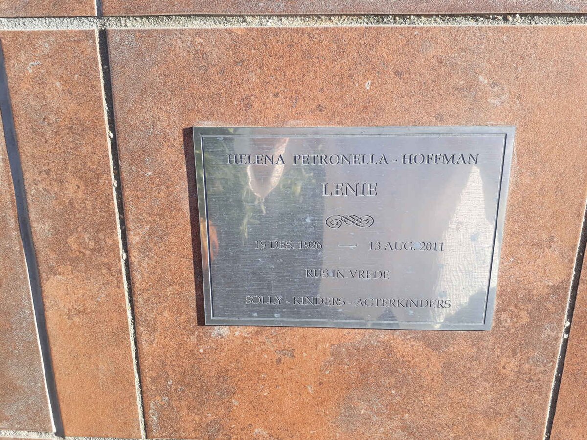 HOFFMAN Helena Petronella 1926-2011