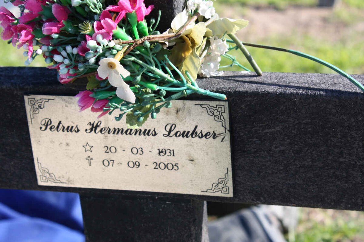 LOUBSER Petrus Hermanus 1931-2005