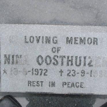 OOSTHUIZEN Nina 1972-1995