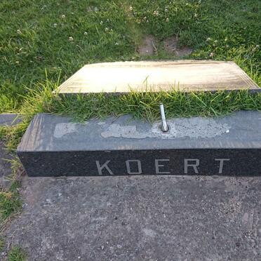 KOERT Marthinus 1903-1985 & Elizabeth 1908-1973 _1