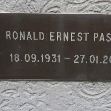 PASCOE Ronald Ernest 1931-2002