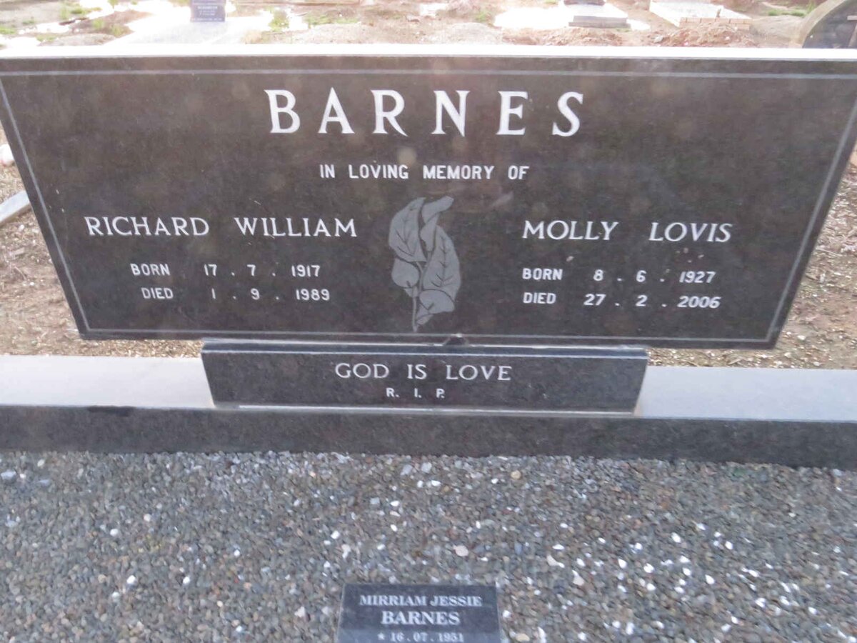BARNES Richard William 1917-1969 & Molly Lovis 1927-2006 
