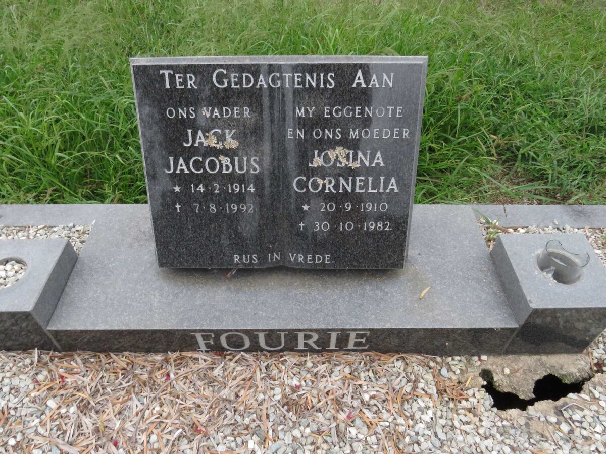 FOURIE Jack Jacobus 1914-1992 & Josina Cornelia 1910-1982