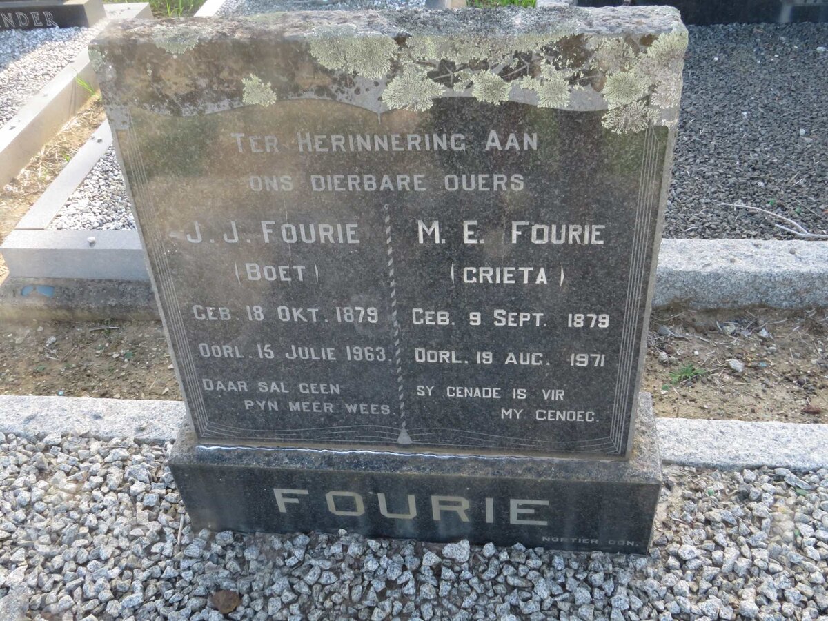 FOURIE J.J. 1879-1963 & M.E. 1879-1971
