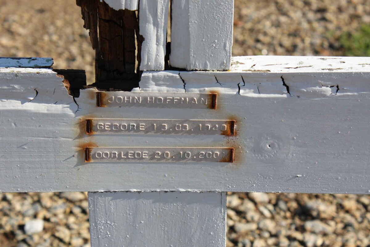 HOFFMAN John 1940-2001