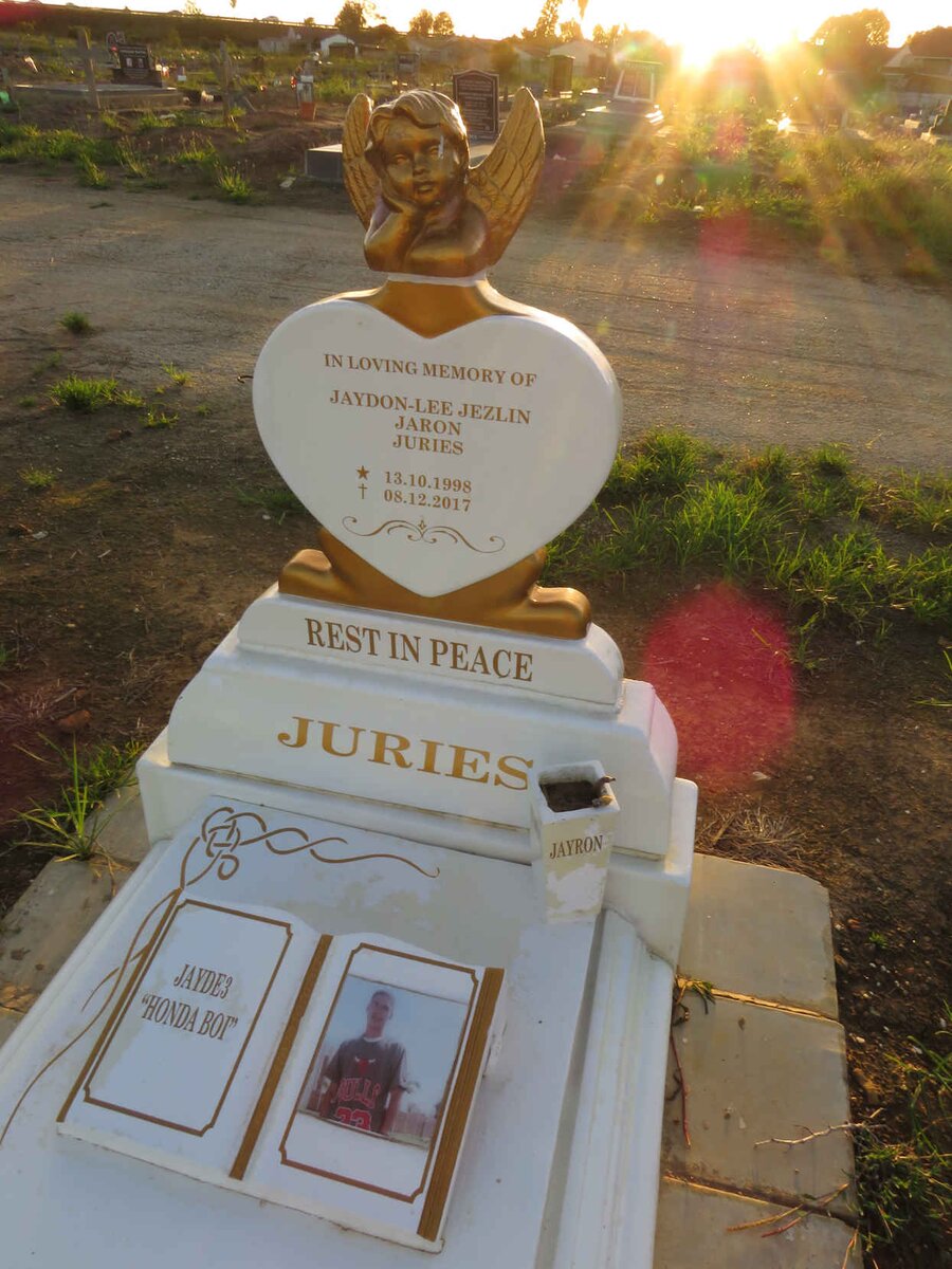 JURIES Jaydon-Lee Jezlin Jaron 1928-2017