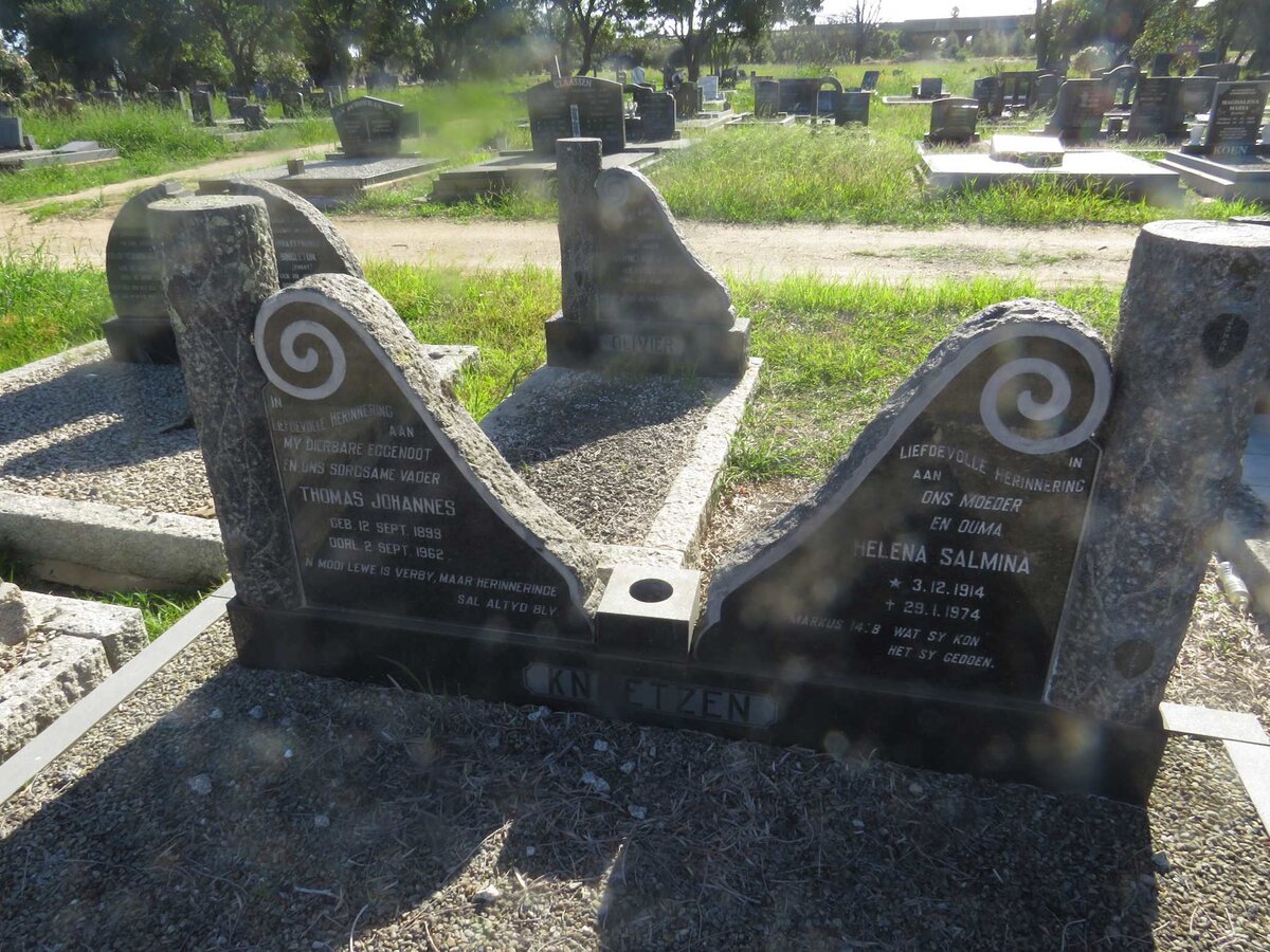 KNOETZEN Thomas Johannes 1899-1962 & Helena Salmina 1914-1974