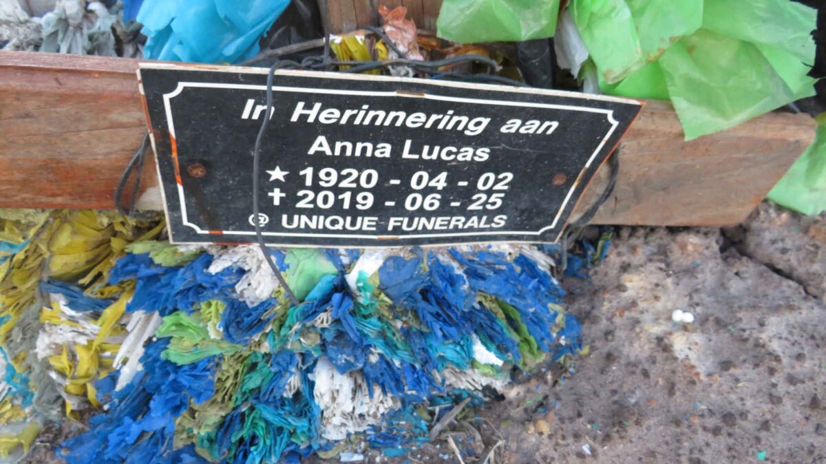 LUCAS Anna 1920-2019