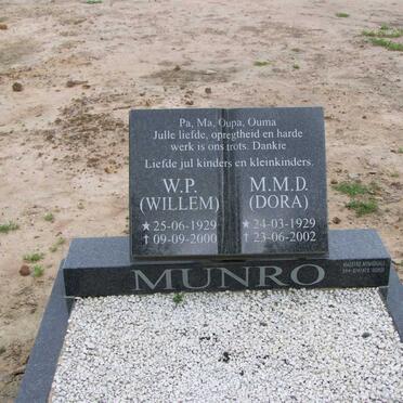 MUNRO W.P. 1929-2000 &amp; M.M.D. 1929-2002