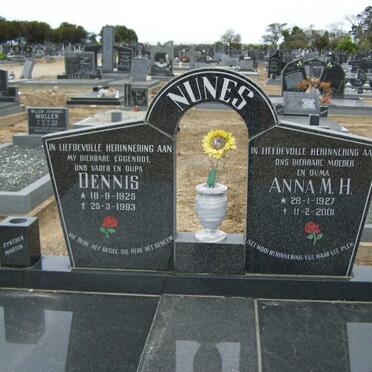 NUNES Dennis 1925-1993 &amp; Anna M.H. 1927-2001