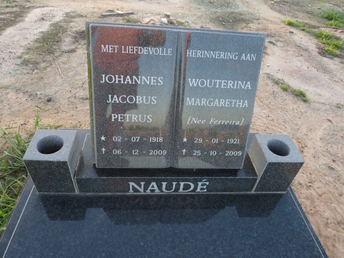 NAUDE Johannes Jacobus Petrus 1918-2009 & Wouterina Margaretha FERREIRA 1921-2009