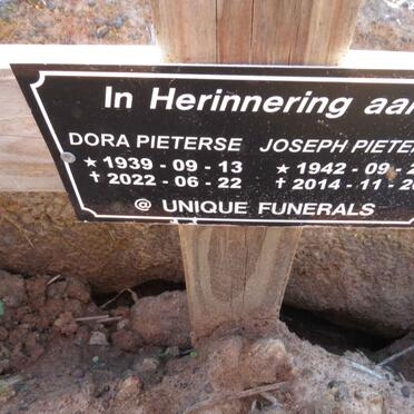PIETERSE Joseph 1942-2014 & Dora 1939-2022