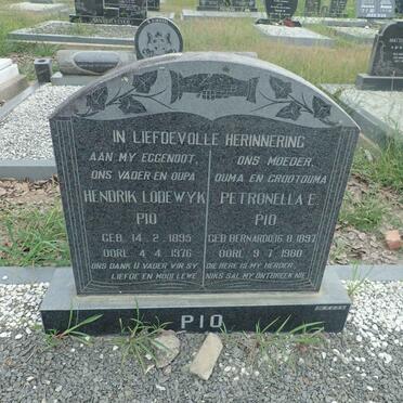 PIO Hendrik Lodewyk 1895-1976 & Petronella E. BERNARDO 1897-1980