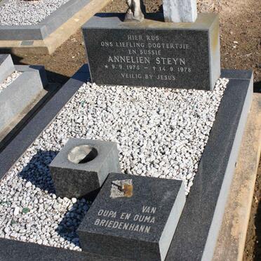 STEYN Annelien 1975-1976