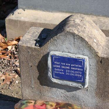 SWARTBOOI Leonie Salome 1970-1999