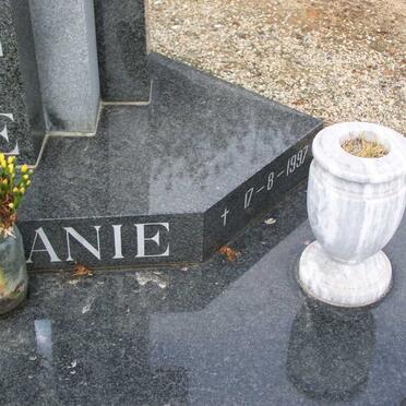 ZEELIE Daniel Petrus 1942-1997