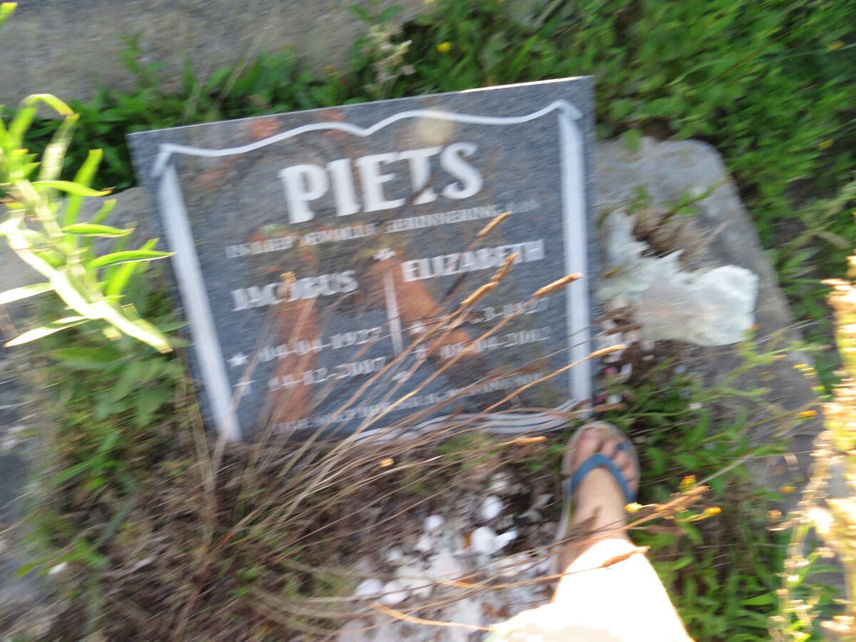 PIETS Jacobus 1927-2007 &amp; Elizabeth 1927-20?