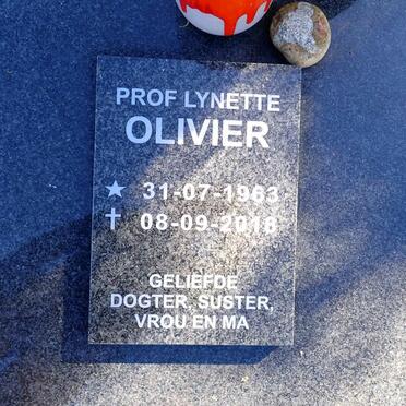 OLIVIER Lynette 1963-2018