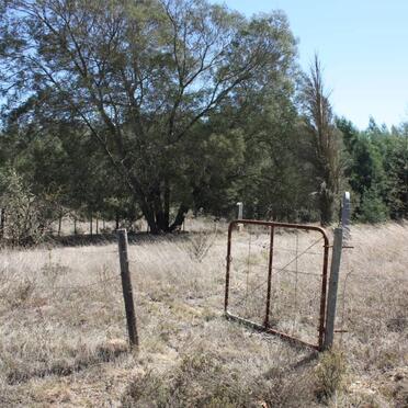 2. Entrance to the cemetery