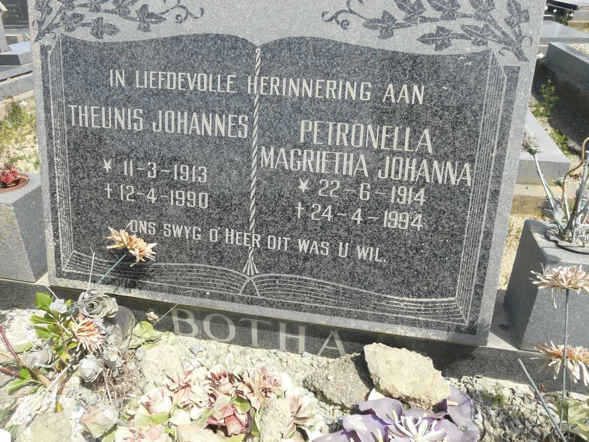 BOTHA Theunis Johannes 1913-1990 &amp; Petronella Magrietha Johanna 1914-1994