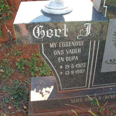 CRAFFORD Gert J. 1923-1997 &amp; Anna E.J. 1933-2000 