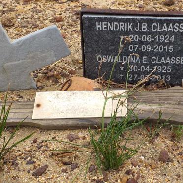 CLAASSENS Hendrik J.B. 1924-2015 &amp; Oswaldina E. 1925-2013