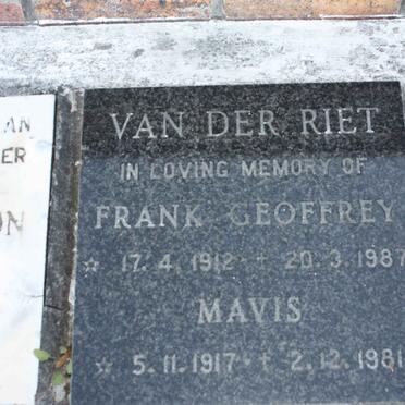 RIET Frank Geoffrey, van der 1912-1987 &amp; Mavis 1917-1981