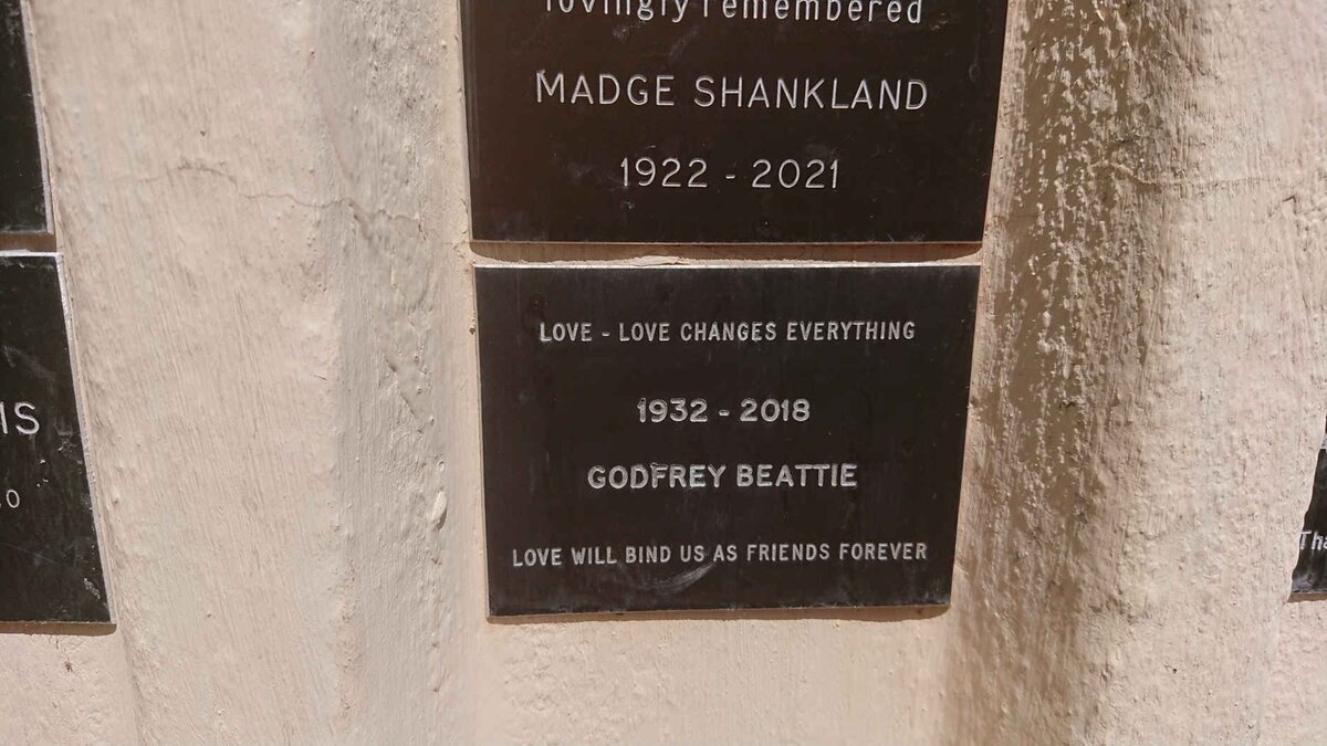 BEATTIE Godfrey 1932-2018