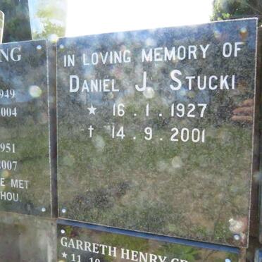 STUCKI Daniel J. 1927-2001