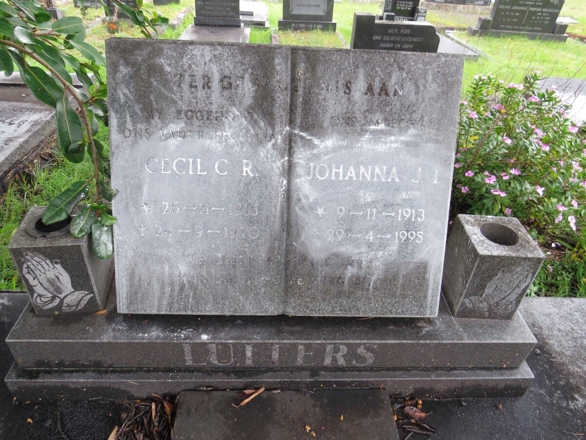 LUITERS Cecil C.R., 1916-1970 & Johanna J.I. 1913-1995