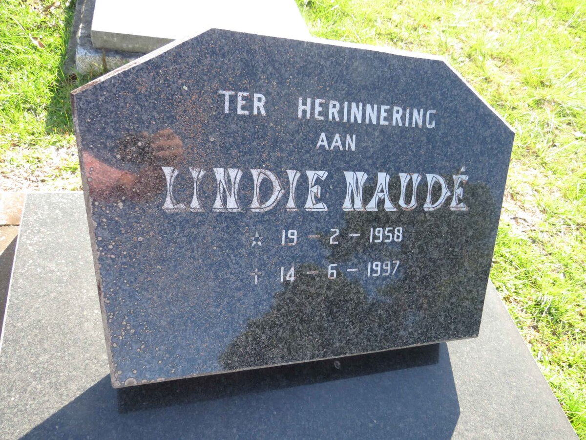 NAUDE Lindie 1958-1997