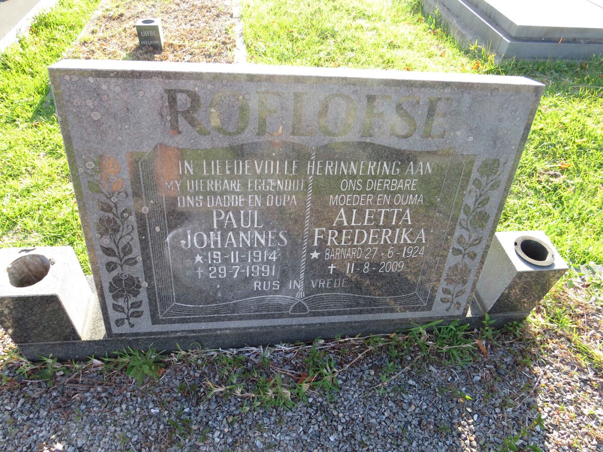 ROELOFSE Paul Johannes 1914-1991 &amp; Aletta Frederika BARNARD 1924-2009