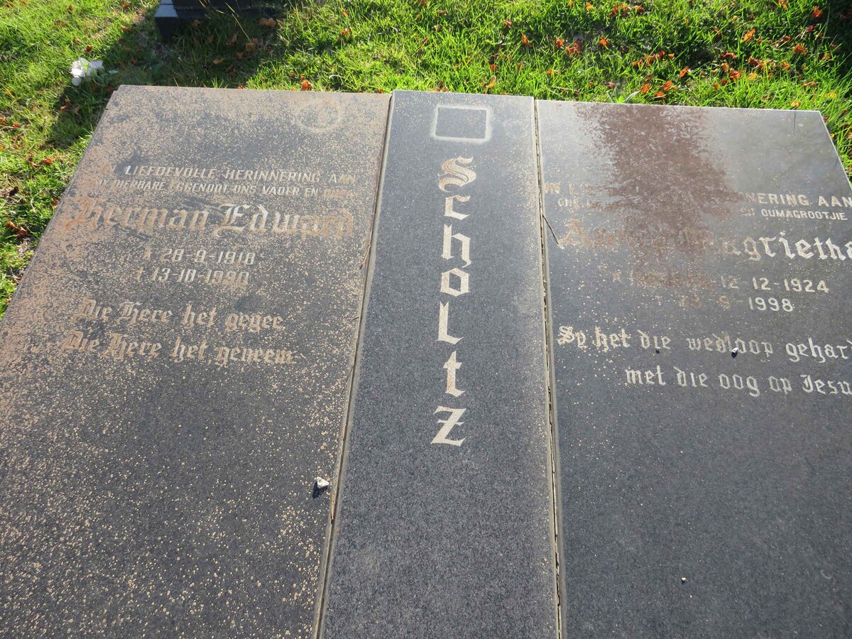 SCHOLTZ Herman Edward 1918-1990 &amp; Annie Magrietha GERBER 1924-1998