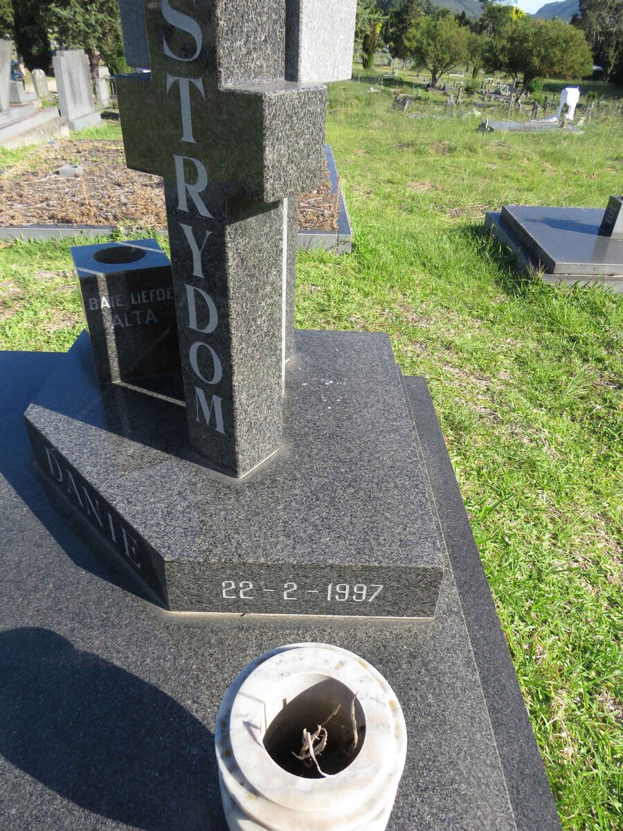 STRYDOM Daniel Jacobus 1950-1997 _2