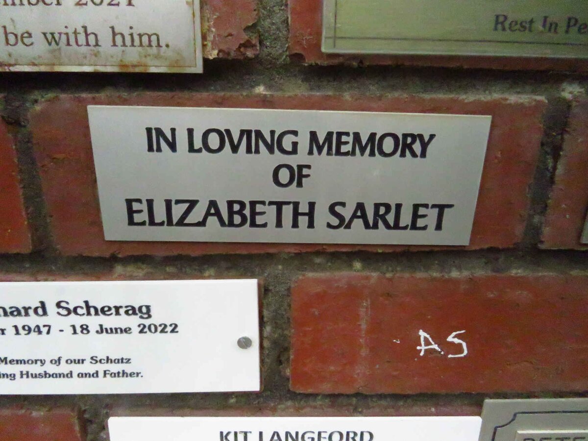 SARLET Elizabeth