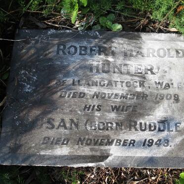 HUNTER Robert Harold -1909 & Susan RUDDLE -1943
