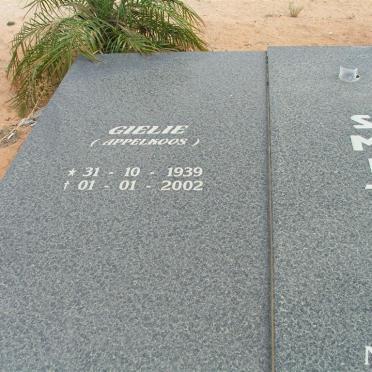 SMIT Gielie 1939-2002 &amp; Stephanie O'KENNEDY 1946-