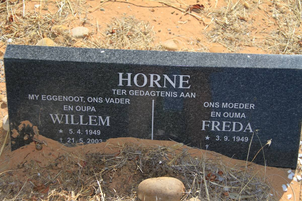 HORNE Willem 1949-2003 &amp; Freda 1949-