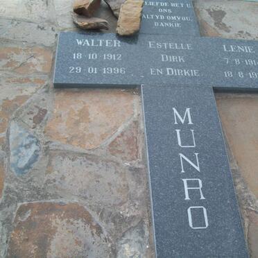 MUNRO Walter 1912-1996 &amp; Lenie 1914-1996