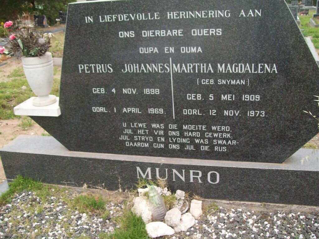MUNRO Petrus Johannes 1898-1969 &amp; Martha Magdalena SNYMAN 1909-1973