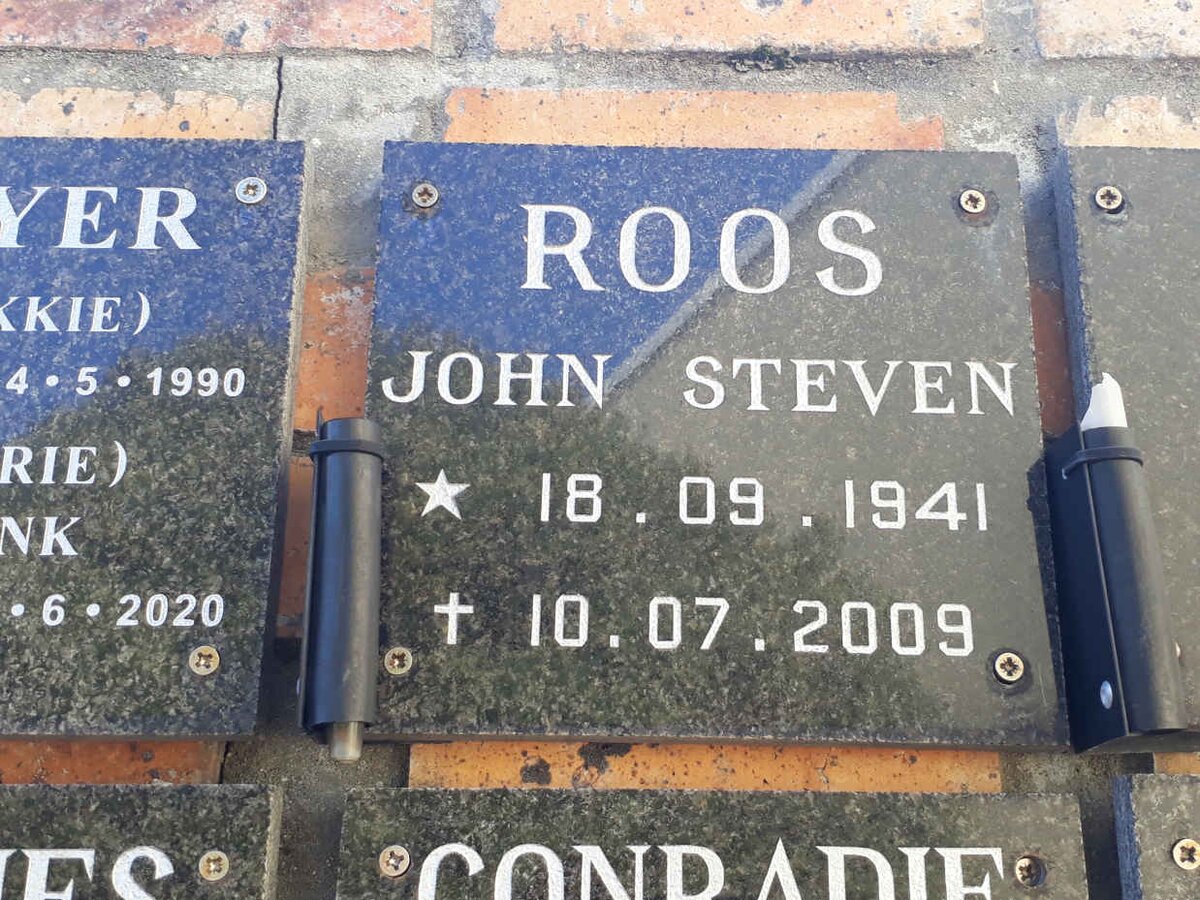 ROOS John Steven 1941-2009