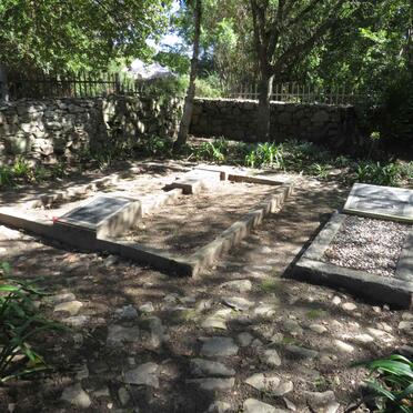 Western Cape, KNYSNA district, Ouplaas, REX graves, farm cemetery