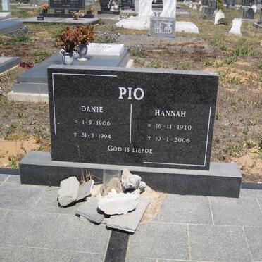 PIO Danie 1906-1994 &amp; Hannah 1910-2006