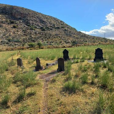 Western Cape, LADISMITH district, Anysberge, Papkuilfontein 19, farm cemetery_3
