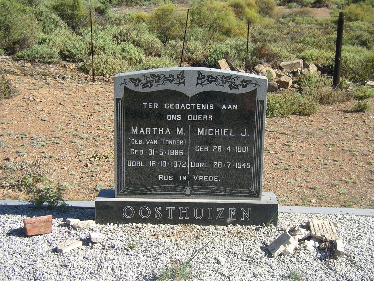 OOSTHUIZEN Michiel J. 1881-1945 &amp; Martha M. VAN TONDER 1886-1972