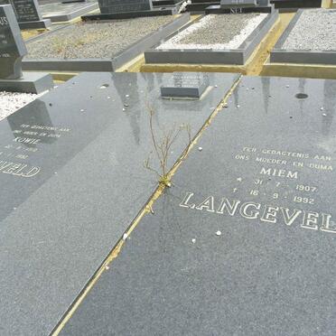 LANGEVELD Kowie 1910-1992 &amp; Miem 1907-1992 :: LANGEVELD Willa 1935-2008