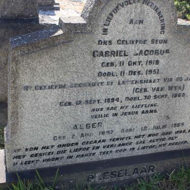 BEESELAAR Gabriel Jacobus 1919-1951 &amp; ? VAN WYK 1894-1969 :: BEESELAAR Alber? 1897-1969